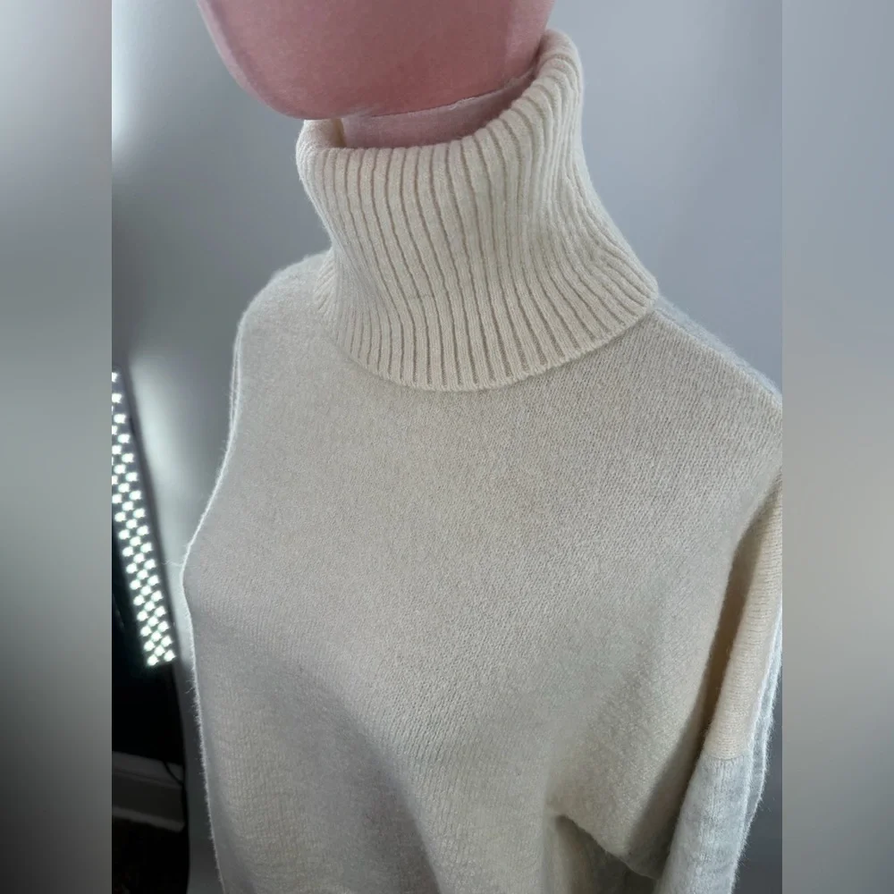 EUC Mango Colorblocked Turtleneck Sweater - Picture 7 of 8